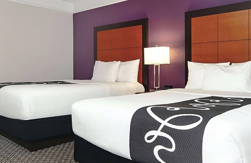 Guasti Hotel | Great Relaxing Overnight Stay! 4 Relaxing Units! Free Parking!