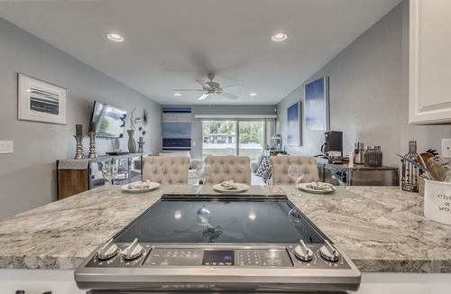 South Scottsdale Condo | Ground Level Beautiful Remodeled Condo in Resort Setting In Downtown Scottsdale.