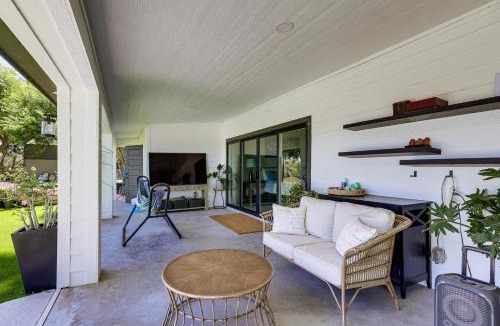 Sebastian House | Group Getaway: Luxe Riverfront Gem in Los Fresnos!