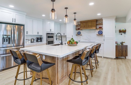 Sebastian House | Group Getaway: Luxe Riverfront Gem in Los Fresnos!