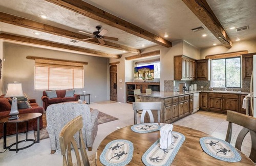 North Scottsdale House | Guest House in North Scottsdale - great location for business trips and golfers