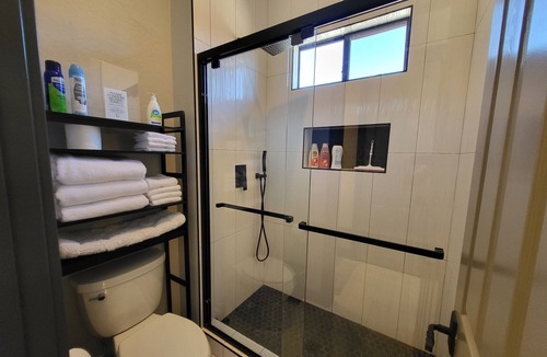 Palm Valley Apartment | Guesthouse/Casita Goodyear New Remodeled with WiFi
