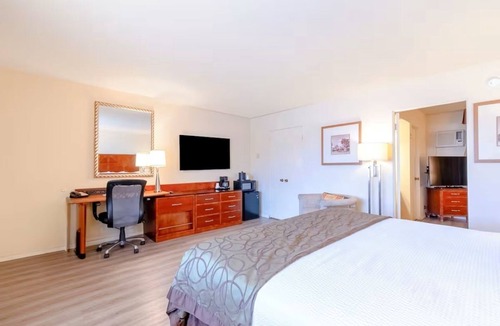Yuma Townsite Hotel | Gym 24/7 Available | King & Queen Suite Retreat Close to Colorado River Kayaking
