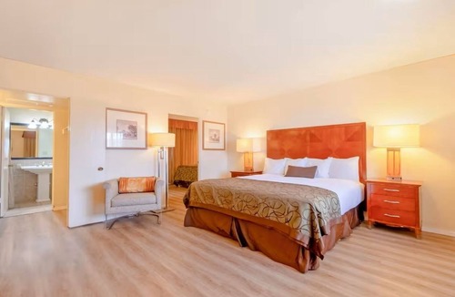 Yuma Townsite Hotel | Gym 24/7 Available | King & Queen Suite Retreat Close to Colorado River Kayaking