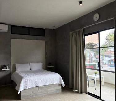 Centro Carretera House | Habitación Moderna y Céntrica con Balcón y Piscina climatizada
