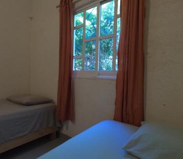 San Pedro Huamelula House | HABITACION PRIVADA CON AC, WiFi, TV, COCINA, BAÑO Y ESTACIONAMIENTO