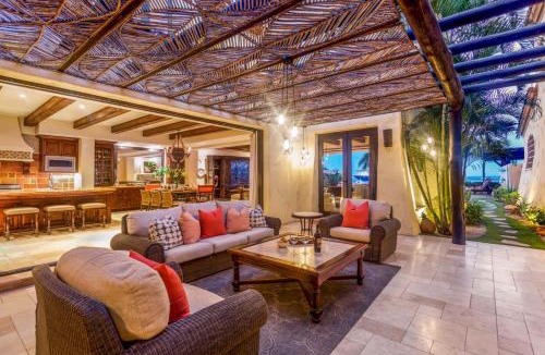 El Medano Ejidal House | HACIENDA BEACH CLUB BEACH FRONT 4 BE34DROOM VILLA CAN BE RENTED AS A 3 BEDROOM