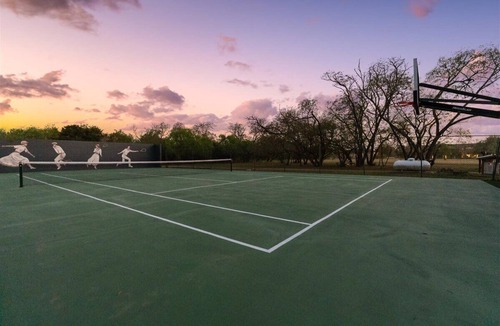 Brownsville Villa | Hacienda del Sol - Luxurious - Endless Activities!
