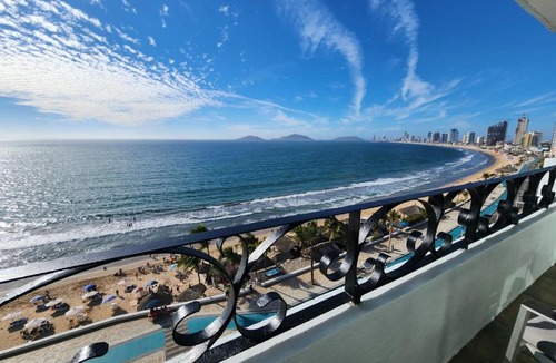Ferrocarrilera Hotel | Hacienda Mazatlán sea view