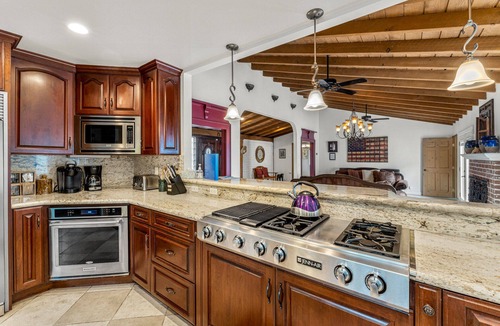Racquet Club West House | Hacienda Miranda - Private lighted Pickleball Court- Family Home