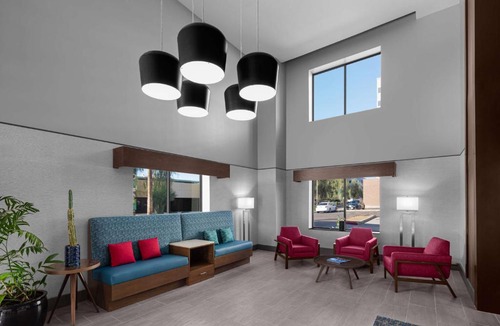 Camelback East Hotel | Hampton Inn Phoenix - Biltmore