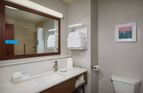 Surprise Hotel | Hampton Inn & Suites Phoenix-Surprise