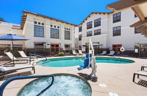 Palm Valley Hotel | Hampton Inn & Suites Phoenix-Goodyear