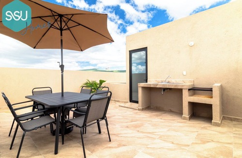 El Marques House | Harmony House