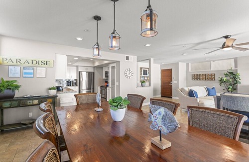 Capistrano Beach House | Hawaiian Style! Beachfront on Beach Road! STR15-0260