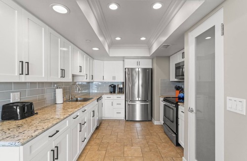 Capistrano Beach House | Hawaiian Style! Beachfront on Beach Road! STR15-0260