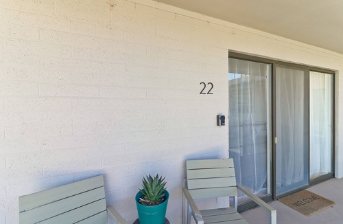 Arts District Condo | Heart of Old Town- Mid Century 2 Bed