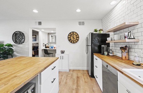 South Scottsdale Condo | Heated Pool, Continental Breakfast Included, Fast Internet, Walkable to Old Town