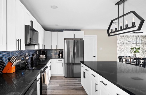 Glendale House | Heated Pool, Hot Tub, Game Room & Sport Court
