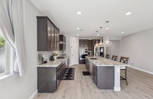 East Mesa House | HEATED POOL in massive 2800 sq foot 4 bed house within 20-25 min of major cities