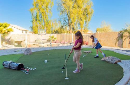 Tamaron House | Heated Pool Mini Golf Huge Backyard King Bed