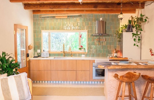 Topanga House | Heavenly Tree Spa - Treehouse Crystal Spa in Topanga Canyon