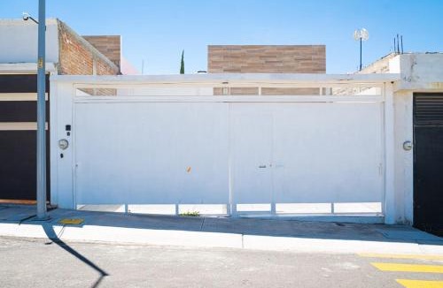 Queretaro House | Hermosa casa en zona tranquila Pet-Friendly