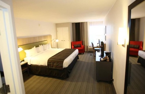 South Mountain Apartment | Hidden Gem In Arizona! Modern Queen Bed, Pool, Fitness Center, Parking
