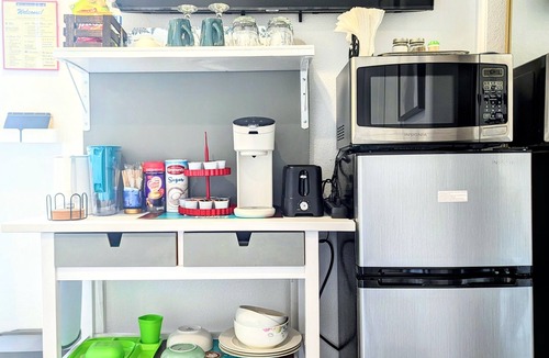 Duarte Apartment | Hidden Gem/Tiny Home w Large 1ba on Rt 66 near City of Hope and Everything