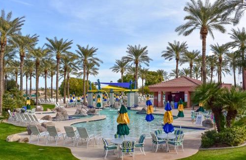 Surprise House | Hike & Golf! Extended Surprise Stay w/Pool Access