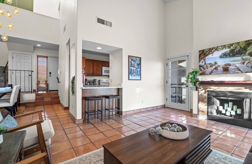 The Foothills Townhomes House | Hilltop Luxury Stay w/360° Views | 8mi from U of A