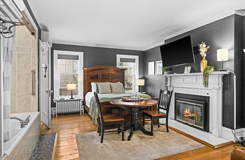 Congdon Park House | Historic Salyards Mansion by Heirloom Boutique Collection
