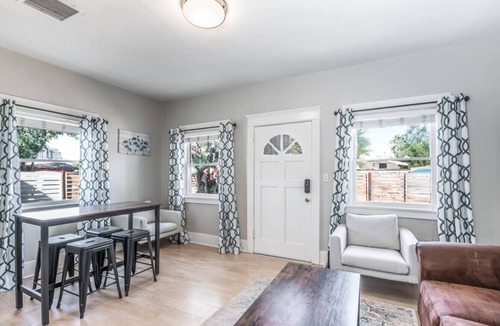 West University House | Historic University Wildcat Suite