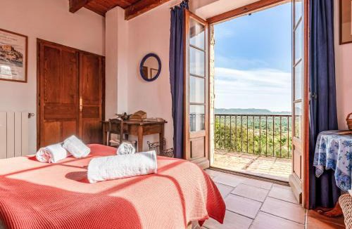 San-Gavino-di-Carbini House | Holiday Home Casa Gialla by Interhome