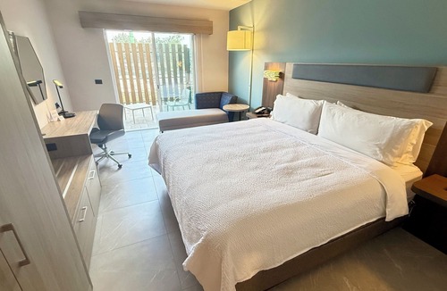 Zapopan Hotel | Holiday Inn Express Guadalajara Vallarta Poniente by IHG