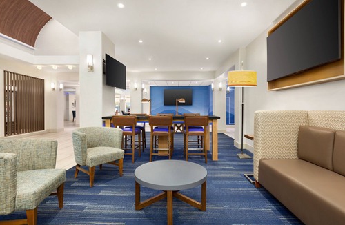 Mission Hotel | Holiday Inn Express Hotel & Suites Mission-McAllen Area by IHG