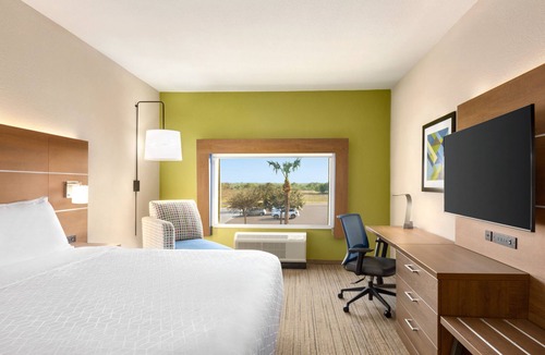 Mission Hotel | Holiday Inn Express Hotel & Suites Mission-McAllen Area by IHG