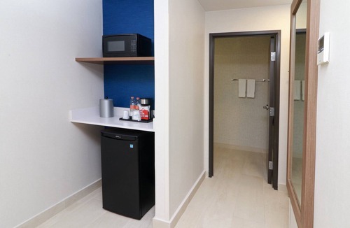 Monterrey Hotel | Holiday Inn Express Monterrey Fundidora by IHG