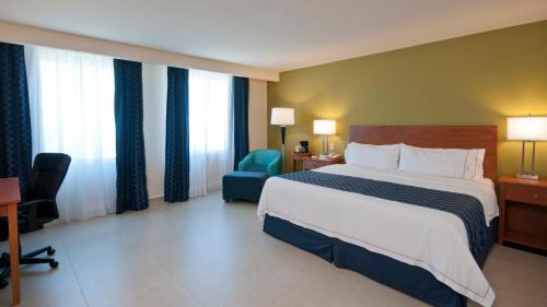 El Tezal Resort | Holiday Inn Express Cabo San Lucas by IHG