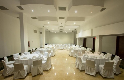 Nuevo Laredo Hotel | Holiday Inn Express Nuevo Laredo by IHG