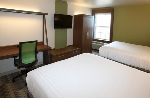 South Mountain Hotel | Holiday Inn Express Phoenix-Airport/University Drive by IHG