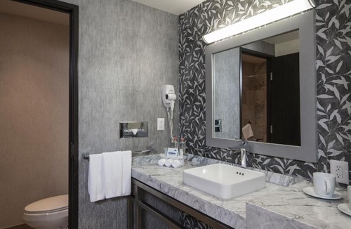 Downtown Queretaro Hotel | Holiday Inn Express & Suites Queretaro by IHG