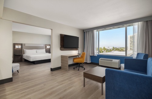 Encanto Hotel | Holiday Inn Express & Suites Phoenix Midtown by IHG