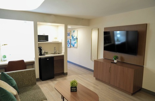South Mountain Hotel | Holiday Inn Hotel & Suites PHOENIX AIRPORT by IHG