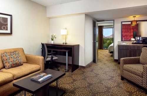 Camelback East Hotel | Holiday Inn Phoenix Airport North, Standard 2 Queens - Near City Hotspots