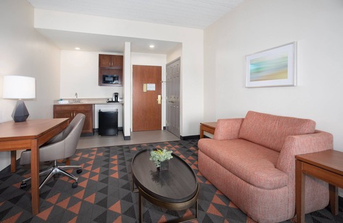 Goodyear Hotel | Holiday Inn & Suites Goodyear - West Phoenix Area by IHG
