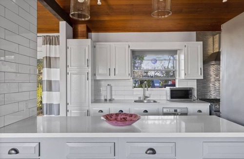 Hollywood Hills House | Hollywood Bowl Hideaway + Parking Garage + Dog OK