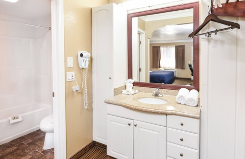 Little Armenia Hotel | Hollywood Inn Express North