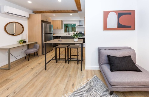 Pico - Robertson House | Hollywood Multiplex Retreatn