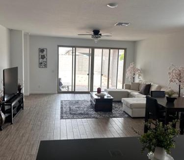 Estrella Village House | Home with rooms to rent